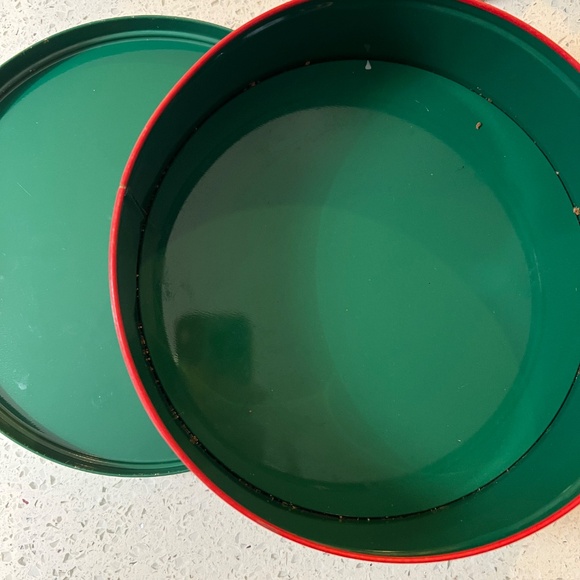 2 Vintage Christmas Cookie Tins Round Reindeer Wreath Red Green Cream 2 3/4 Tall - Picture 9 of 11